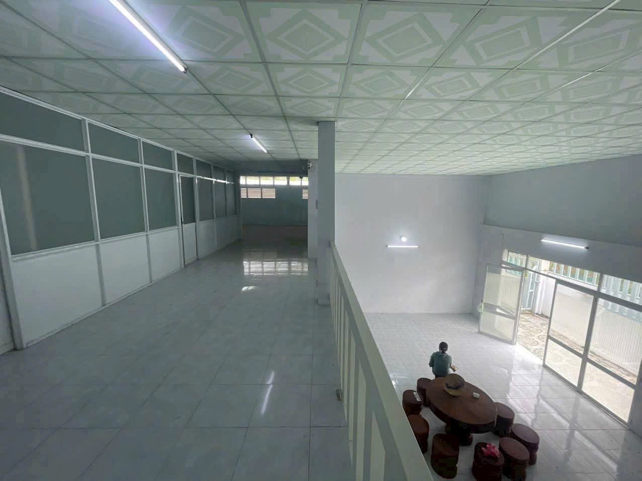 Bán 3 nhà xưởng nhỏ liền kề xã An Thạnh , Bến Lức tdt 850m2 ( có 300m2 thổ) giá 6,5 tỷ 6