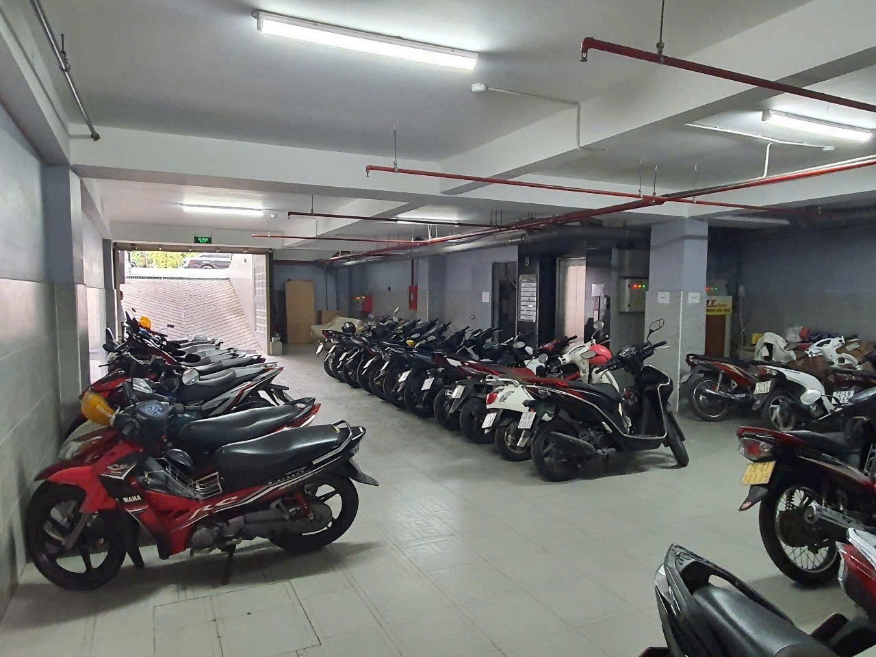 Cho thuê Nhà mặt tiền Phường Phước Long A, Quận 9, Diện tích 291m², Giá 260 Triệu/tháng