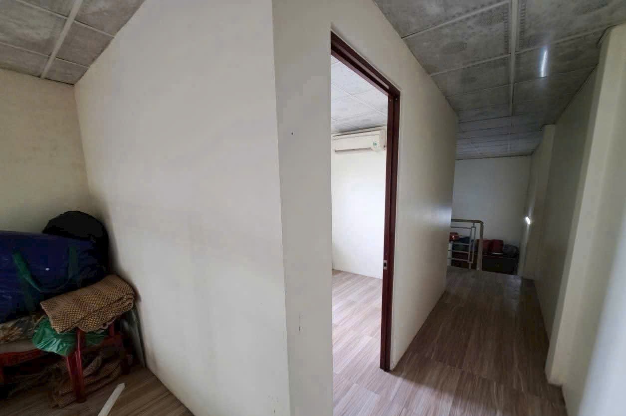 Bán nhà cấp 4 + dãy trọ 5 phòng  xã Long Định tdt 200m2  đang cho thu nhập , giá 2,7 tỷ 9