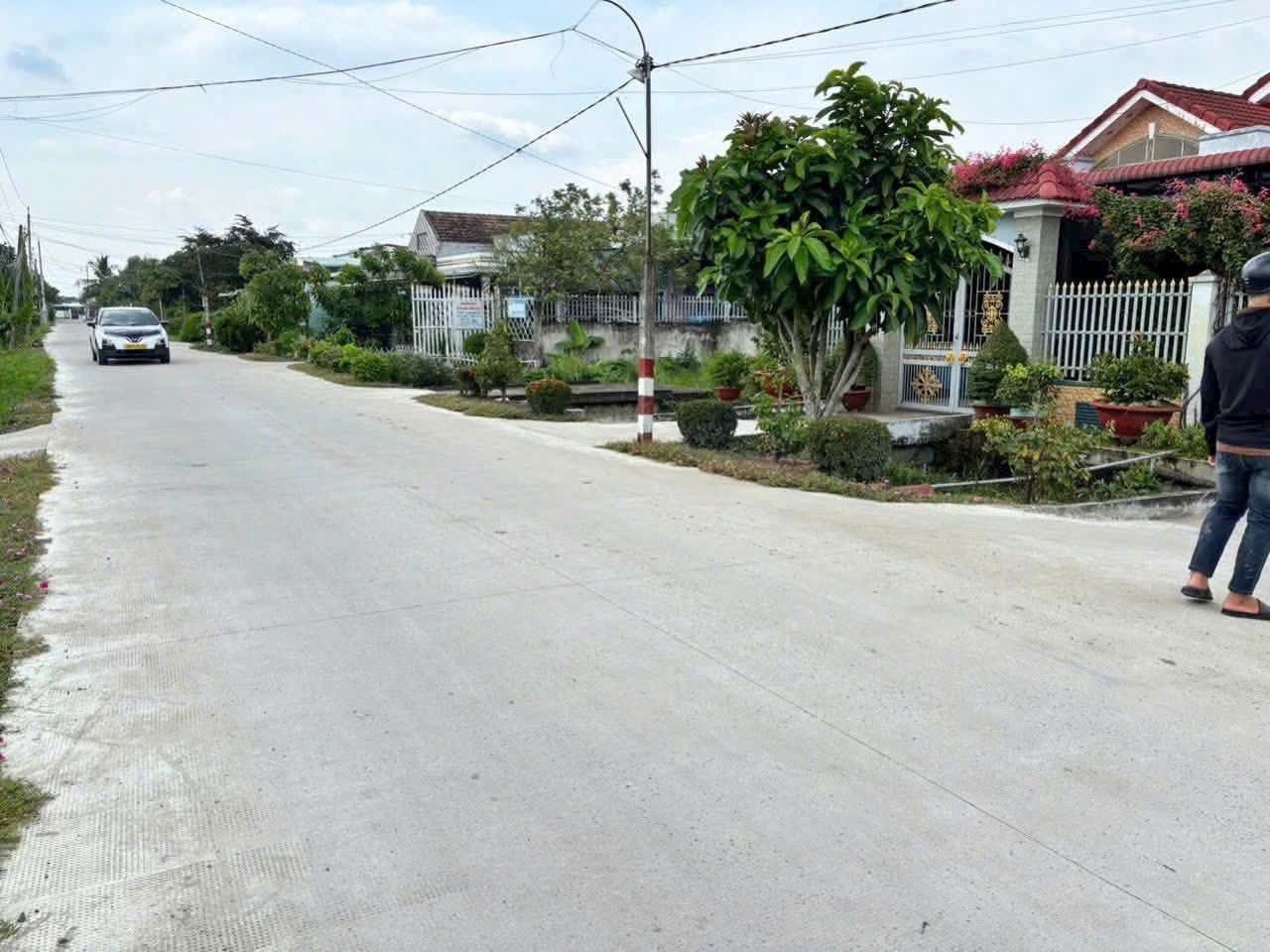 Bán đất 2 mặt tiền đường Tám Thăng, xã Thạnh Đức dt 234m2 full thổ giá giảm còn 2,8 tỷ 2