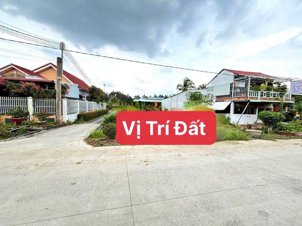 Bán đất 2 mặt tiền đường Tám Thăng, xã Thạnh Đức dt 234m2 full thổ giá giảm còn 2,8 tỷ 3