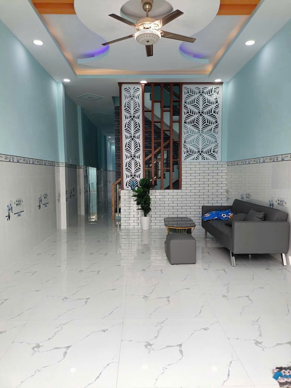 Bán nhà mới xây mt đường Lê Thị Ty, xã Long Thượng dt 120m2 , 1 lầu, 3pn ,2wc giá 3,25 tỷ 3