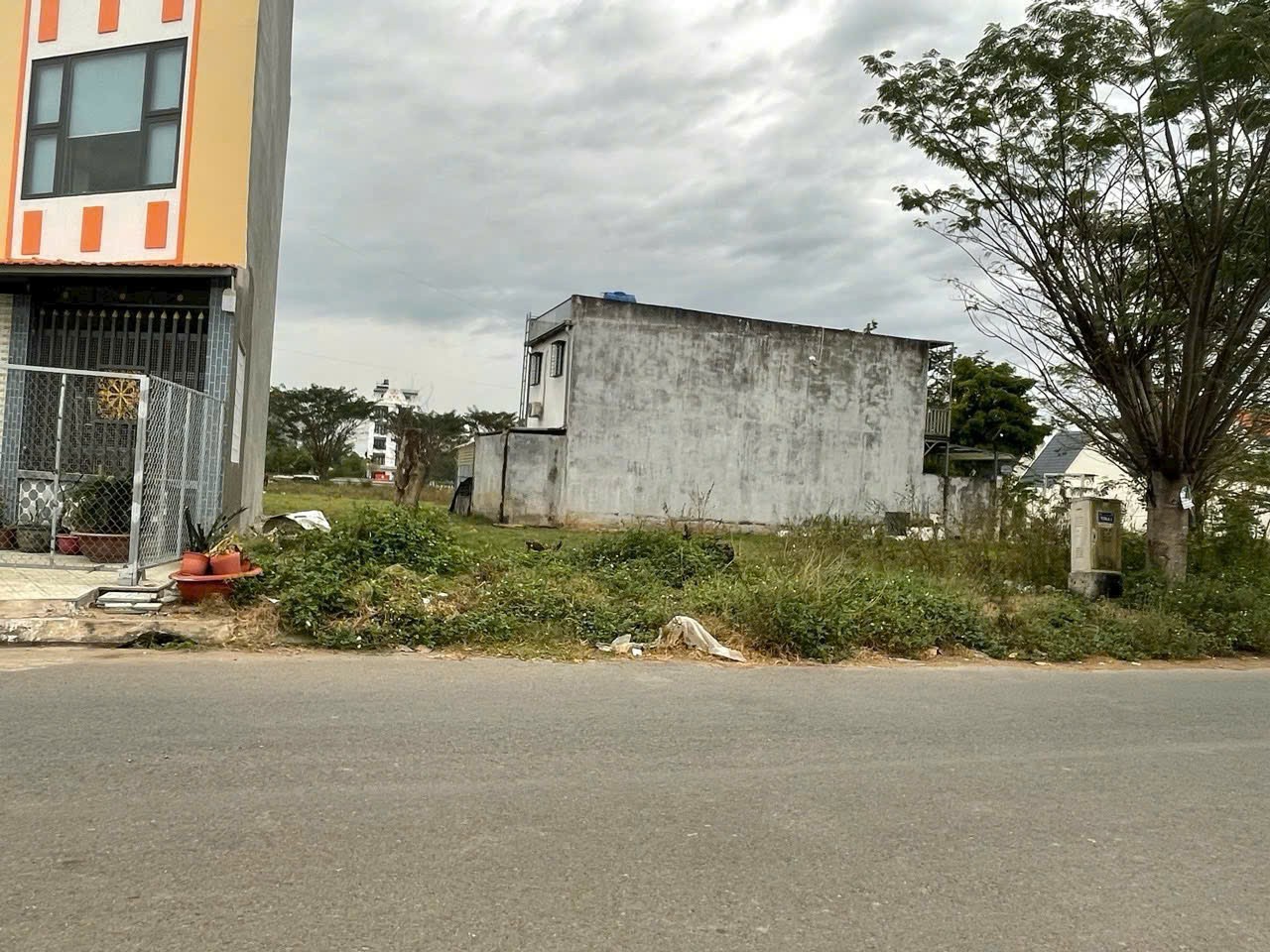 Bán nền thổ cư đường số 9, LDC Hưng Gia , xã Thanh Phú , Bến Lức dt 120m2 giá 4,1 tỷ 2