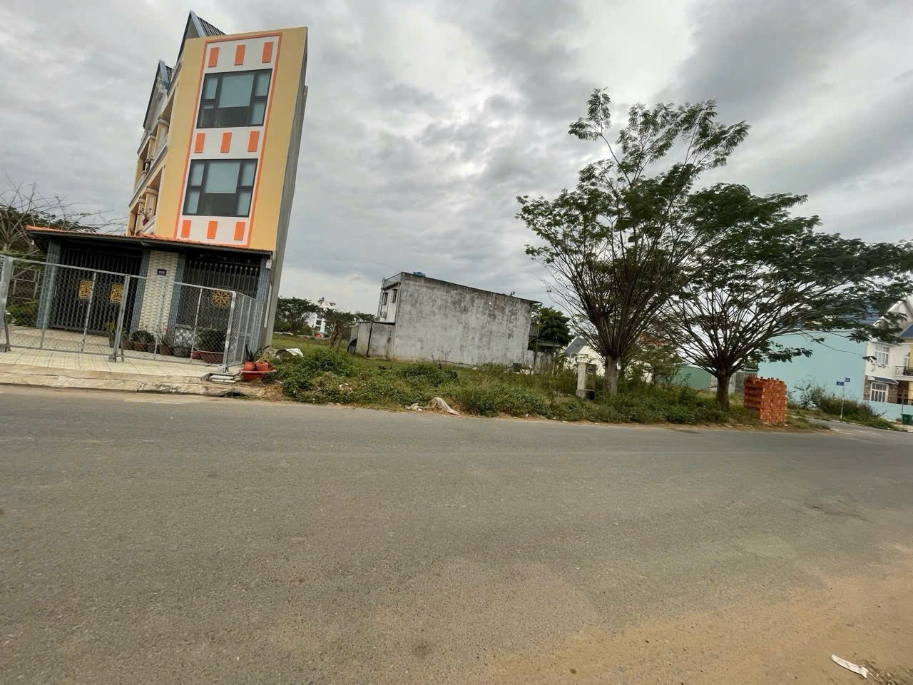 Bán nền thổ cư đường số 9, LDC Hưng Gia , xã Thanh Phú , Bến Lức dt 120m2 giá 4,1 tỷ 5