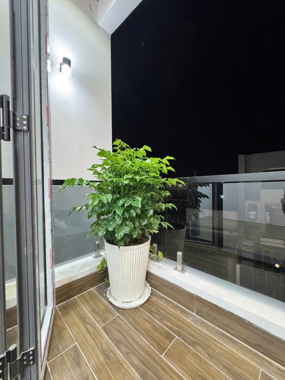 Bán nhà mới xây gần KCN Cầu Tràm 2 lầu , 4pn, 5wc, sân thượng trước sau giá 4,39 tỷ 9