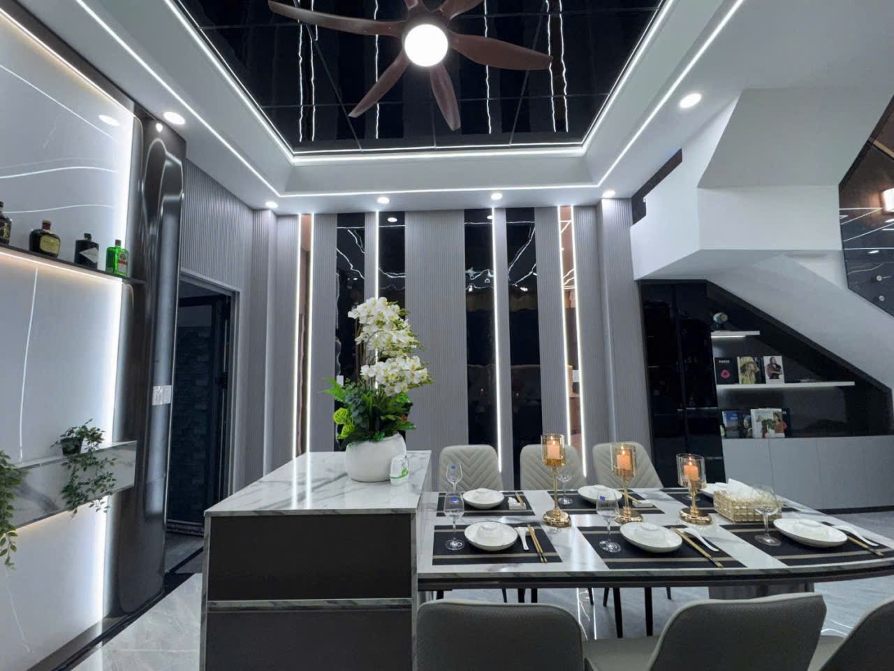 Bán nhà mới xây gần KCN Cầu Tràm 2 lầu , 4pn, 5wc, sân thượng trước sau giá 4,39 tỷ 10