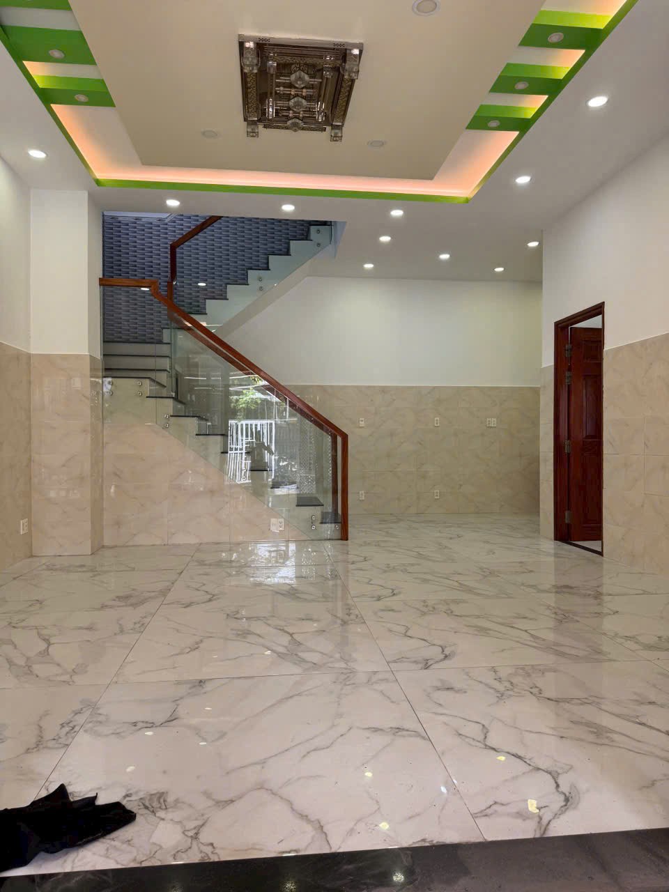 Cần bán Nhà mặt tiền Phường Trường Thạnh, Quận 9, Diện tích 93m², Giá 10 Tỷ