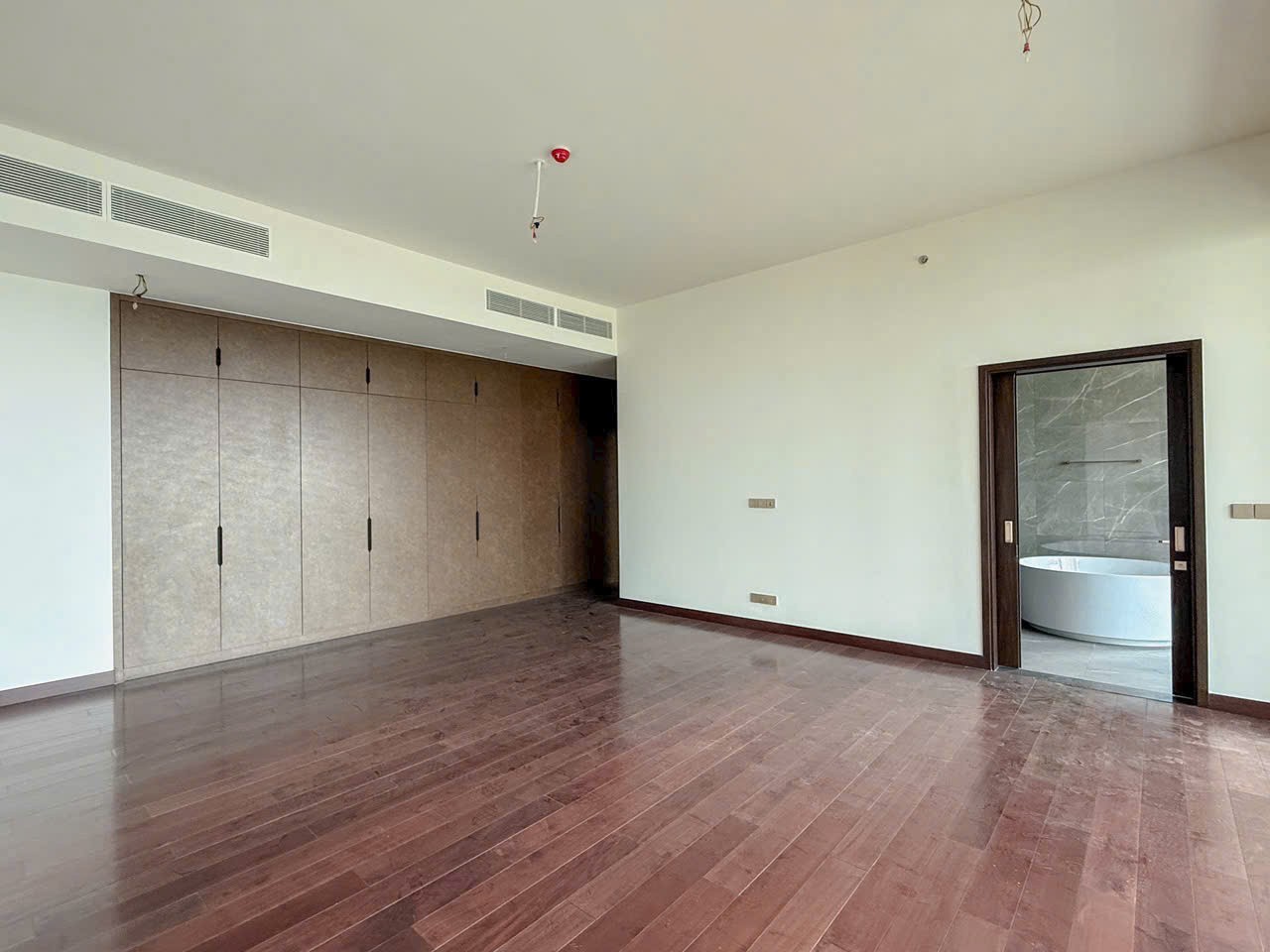 Cho thuê Căn hộ chung cư Quận 2, Hồ Chí Minh, Diện tích 325m², Giá 0105 Triệu/tháng