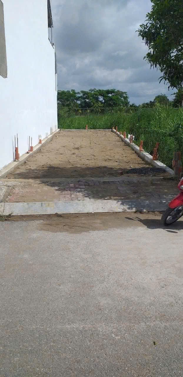 Bán nền thổ cư , đường nhựa xã Long Hòa, Cần Đước dt 81m2 giá 1,55 tỷ 2
