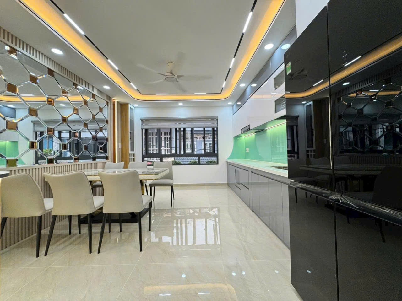 Bán nhà hẻm Lê Văn Quới , Bình Hưng Hòa A dt 56m2 , 3 lầu , 4pn , 5wc giá 8,7 tỷ 8