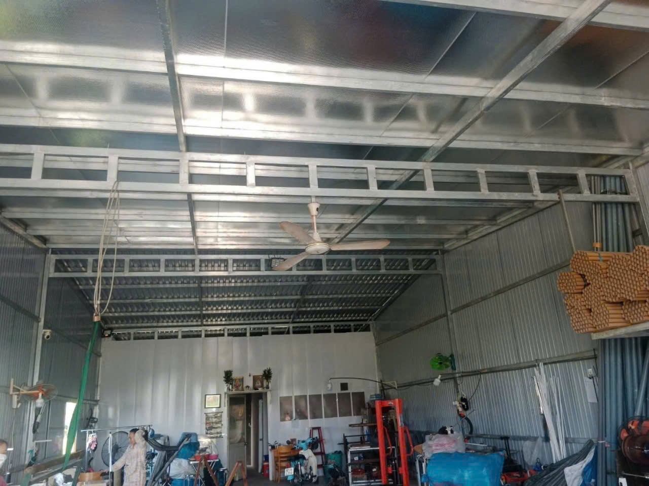 Bán nhà kho nhỏ đường Lò Heo, xã Long Hiệp , Bến Lức dt 213m2 full thổ giá 2,15 tỷ 2