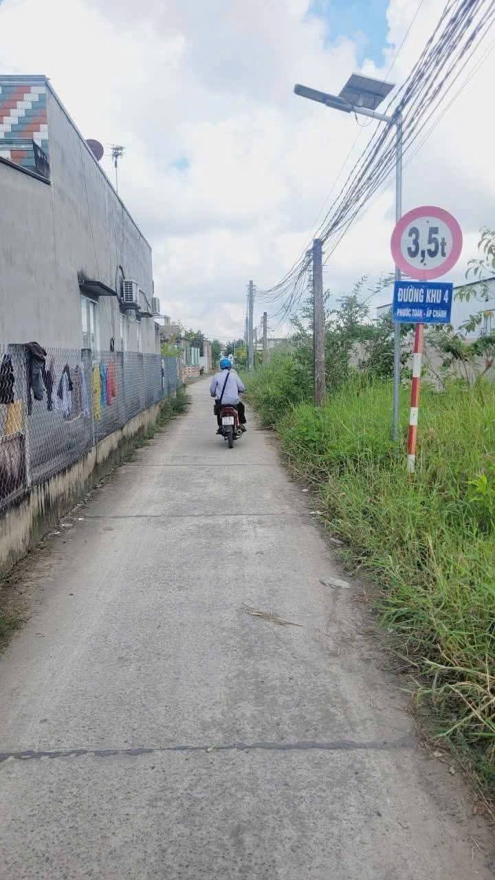 Bán đất thổ cư đường xe tải 3,5 tấn ở xã Long Hiệp, Bến Lức dt 149,5m2 giá 1,4 tỷ 2