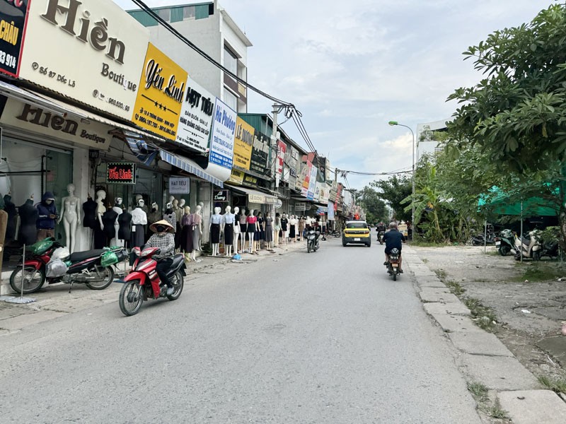 Hàng Hiếm! 80m2 nhà C4 Mặt Đường Chợ Ninh Hiệp. Mặt phố đông đúc nhiều người qua lại, Kinh doanh Vô 2