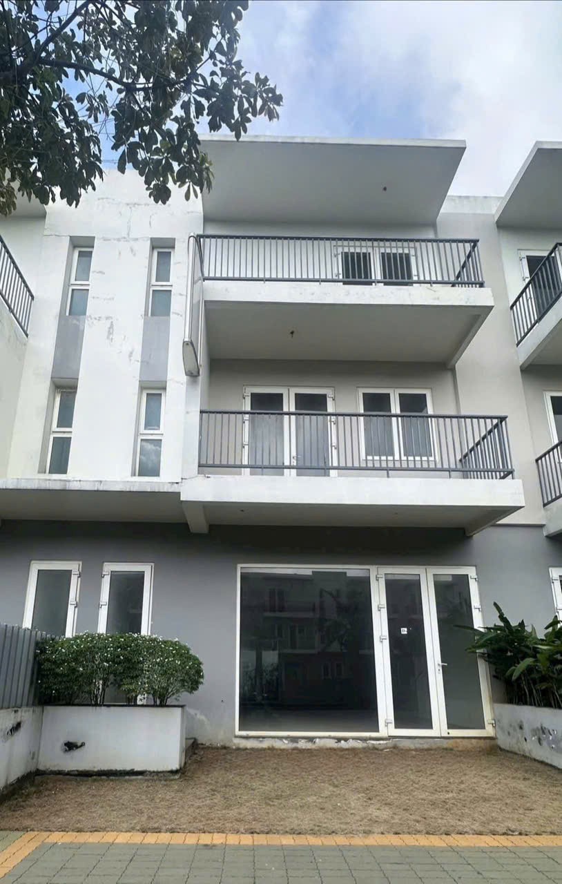 Cần bán Nhà mặt tiền Quận 9, Hồ Chí Minh, Diện tích 105m², Giá 8.1 Tỷ 7