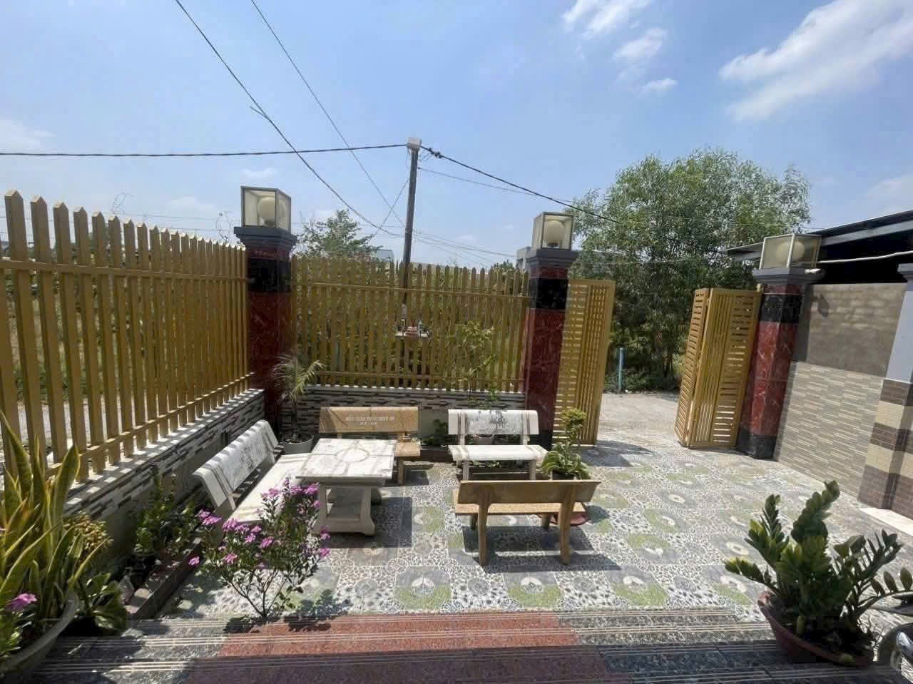 Bán biệt thự mini xã Hưng Long, Bình Chánh tdt 144m2 1 lầu 4pn 2wc giá 4,4 tỷ 2