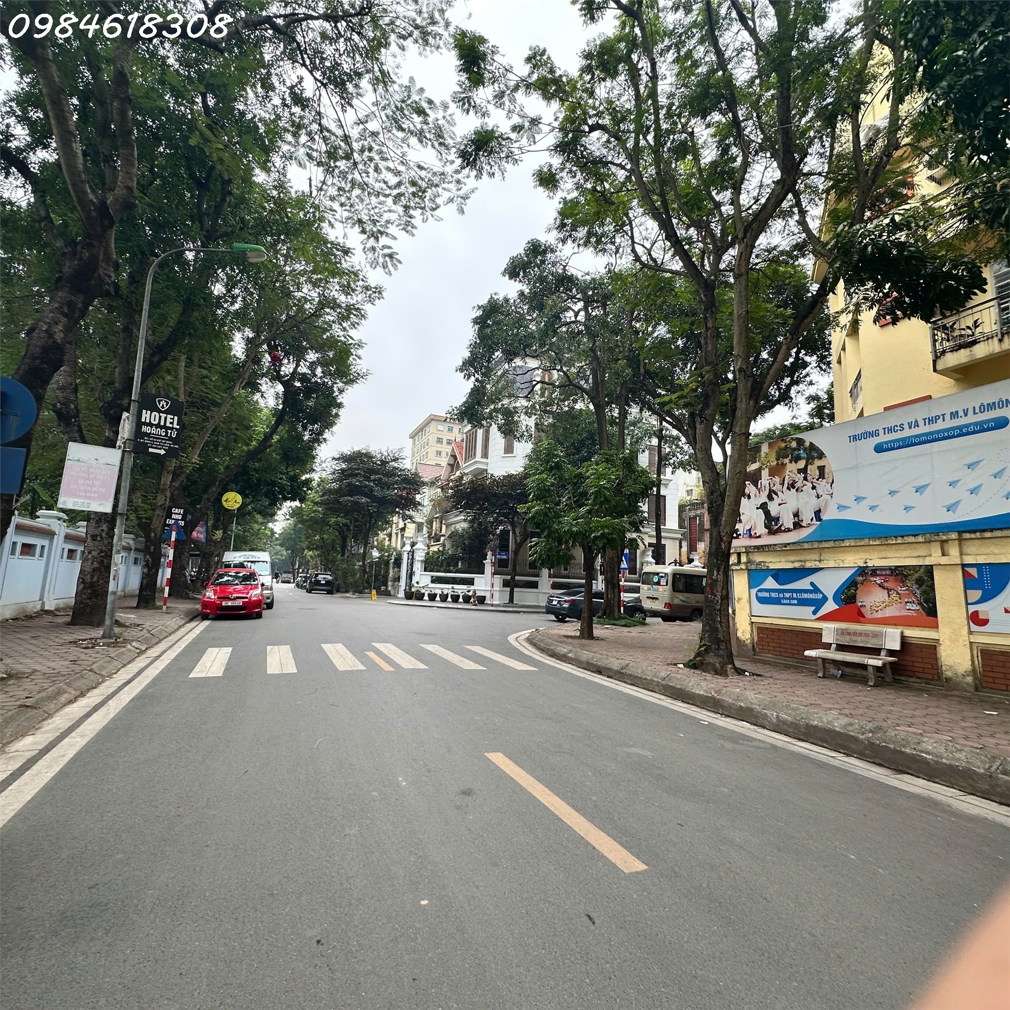 Bán biệt thự Mỹ Đình II Dt 200m2 mặt đường ô tô tránh giá rẻ