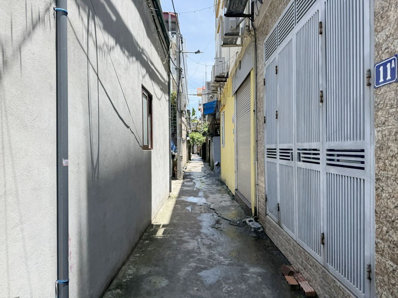 Bán Nhà Việt Hưng 30m2 x 5T - Cách 1 Nhà Ra Ô Tô Tránh - Sát Chợ Kim Quan - Nở Hậu Đẹp 2