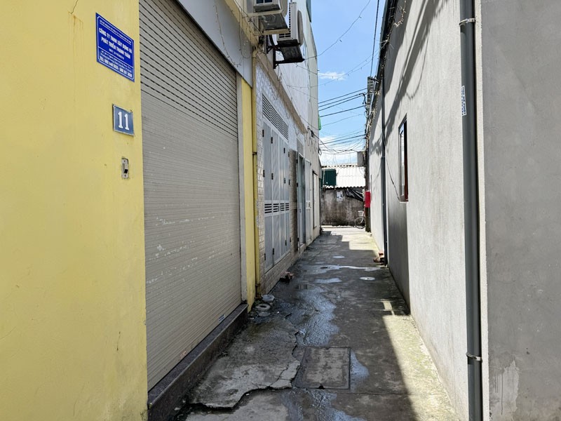 Bán Nhà Việt Hưng 30m2 x 5T - Cách 1 Nhà Ra Ô Tô Tránh - Sát Chợ Kim Quan - Nở Hậu Đẹp 5