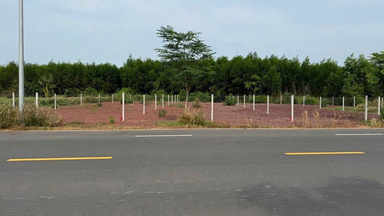 BÁN LỖ MẶT TIỀN TỈNH LỘ 997 – GẦN KCN ĐẤT ĐỎ 2