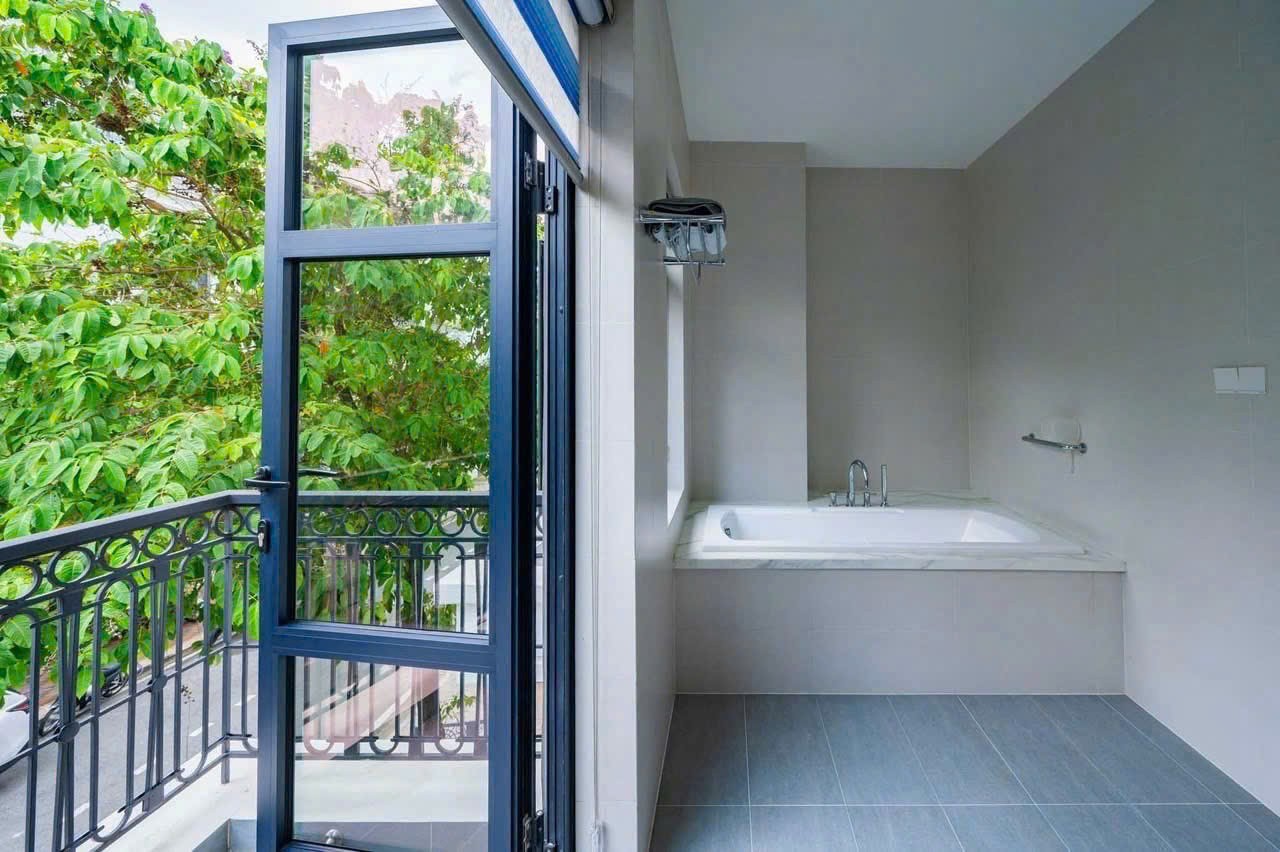 Cho thuê Biệt thự Bình Thạnh, Hồ Chí Minh, Diện tích 550m², Giá 0180 Triệu/tháng 2