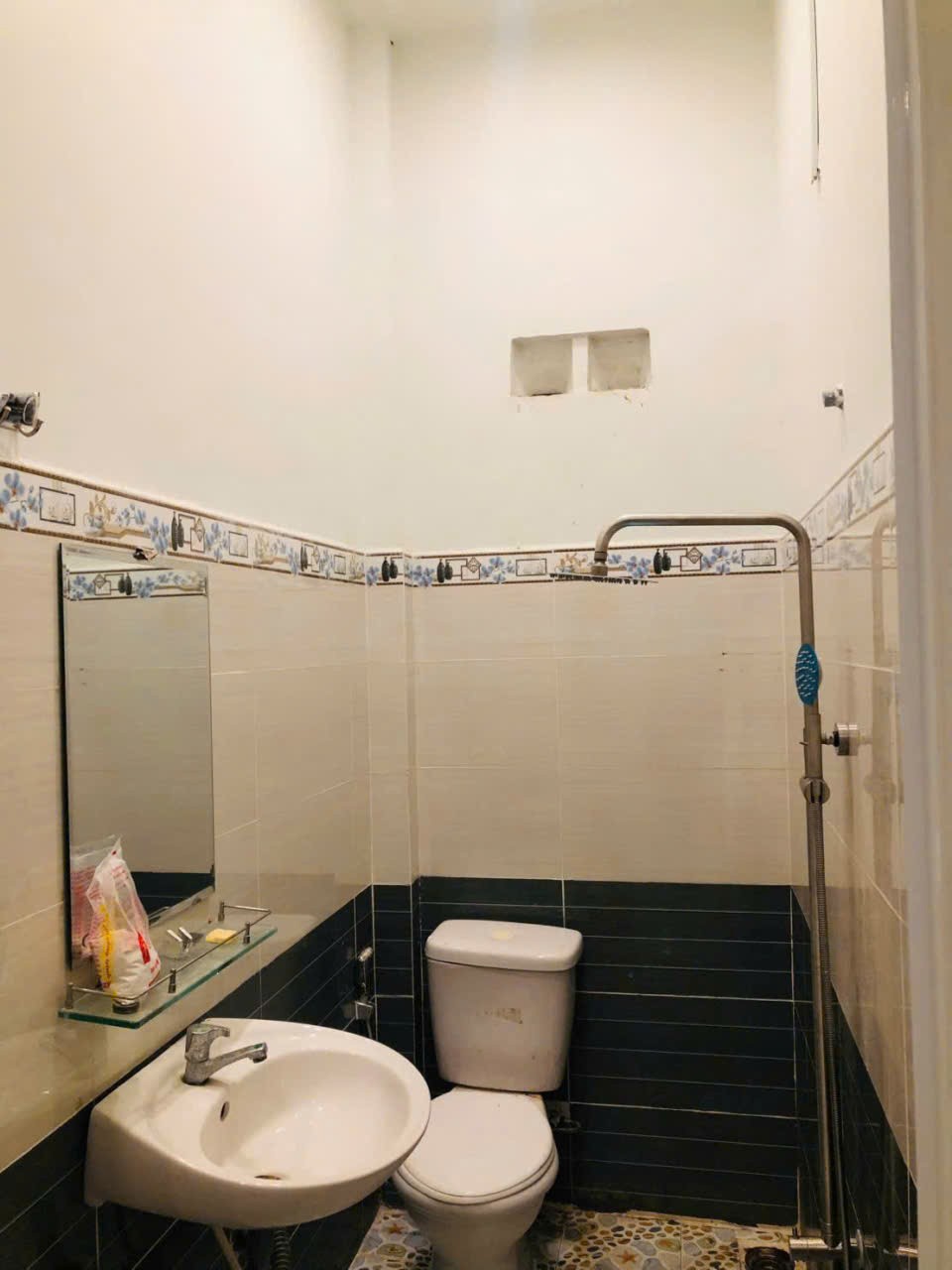 Bán nhà đẹp xã Long Trạch, Cần Đước dt 120m2 1 lầu 4pn, 2wc giá 2,8 tỷ 2