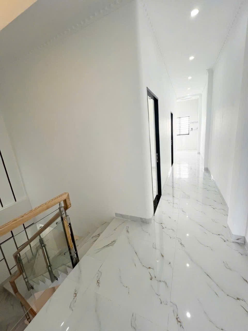 Bán nhà lầu mới xây ở xã Tân Bửu, Bến Lức dt 100m2 full thổ 1 lầu ,4pn,2wc giá 2,95 tỷ 8