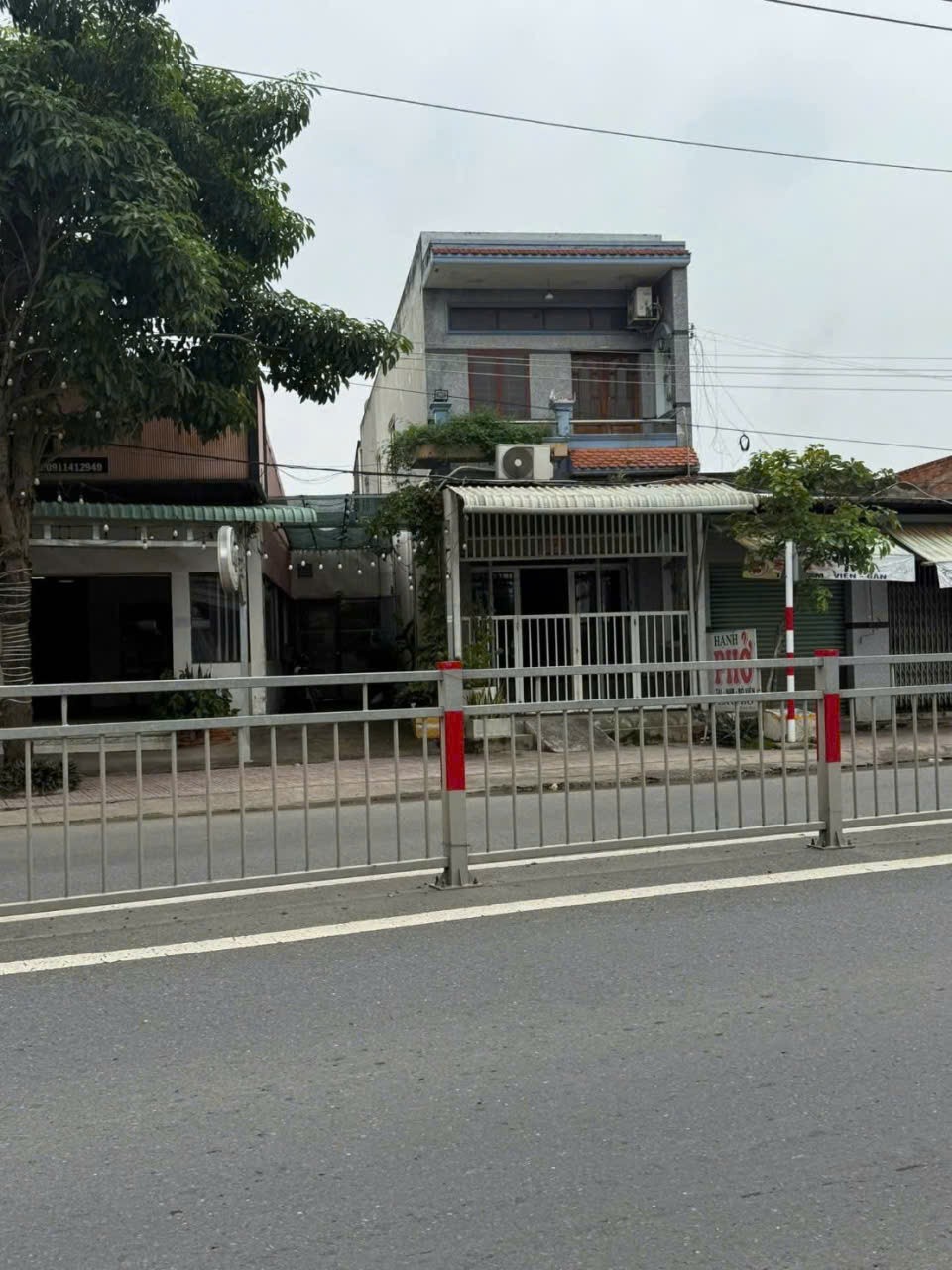 Bán nhà mặt tiền tl 826 , xã Long Hòa , Cần Đước dt 100m2 , 1 lầu , 3pn , 2wc giá 4,9 tỷ