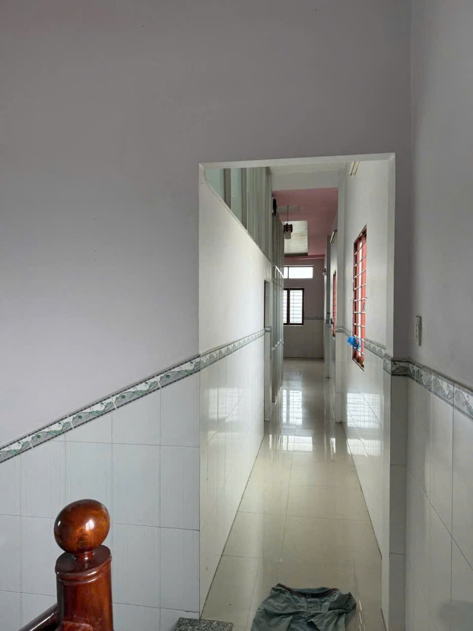 Bán nhà mặt tiền tl 826 , xã Long Hòa , Cần Đước dt 100m2 , 1 lầu , 3pn , 2wc giá 4,9 tỷ 5