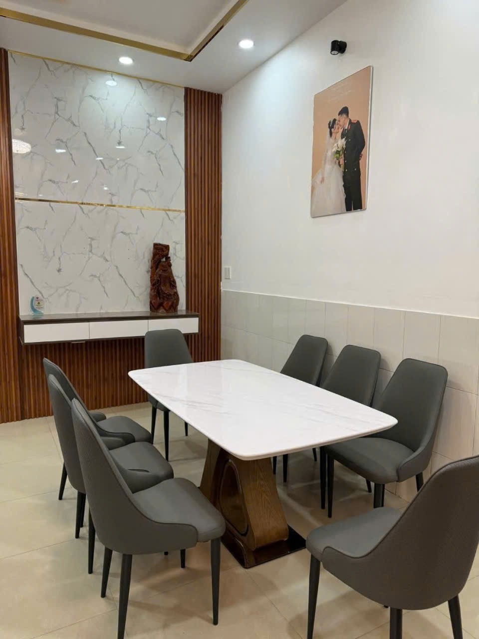 Bán nhà mặt tiền tl 826 , xã Long Hòa , Cần Đước dt 100m2 , 1 lầu , 3pn , 2wc giá 4,9 tỷ 7