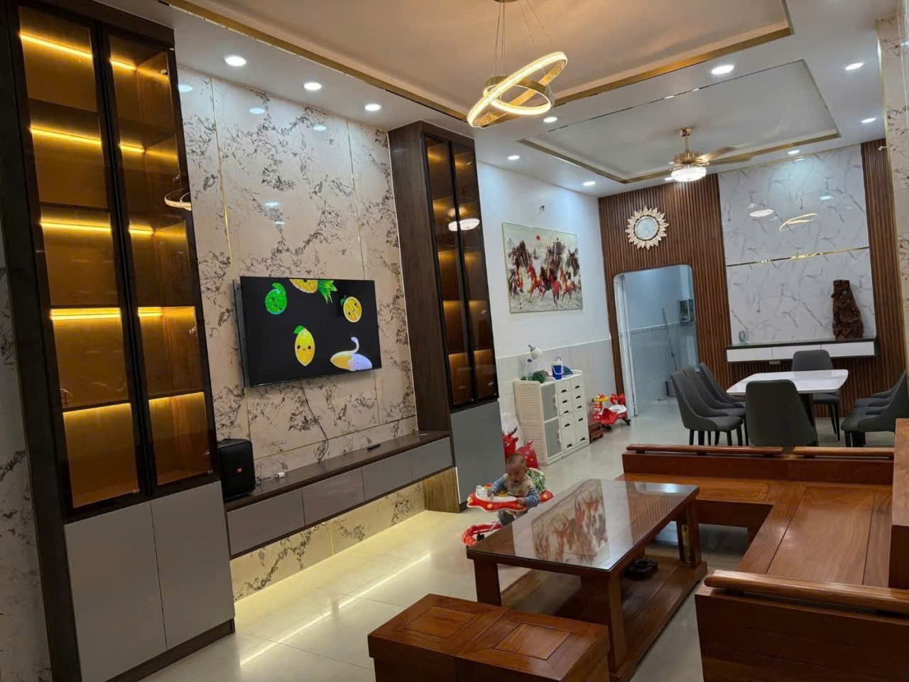 Bán nhà mặt tiền tl 826 , xã Long Hòa , Cần Đước dt 100m2 , 1 lầu , 3pn , 2wc giá 4,9 tỷ 9