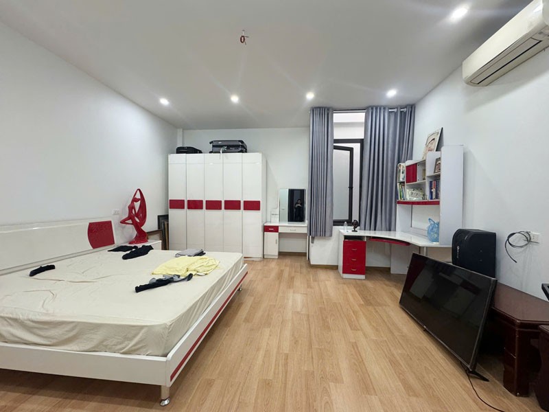 Bán Gấp Nhà 75m2 x 5 Tầng Giang Biên, Long Biên | Mặt Tiền 5m | Ô Chờ Thang Máy 2