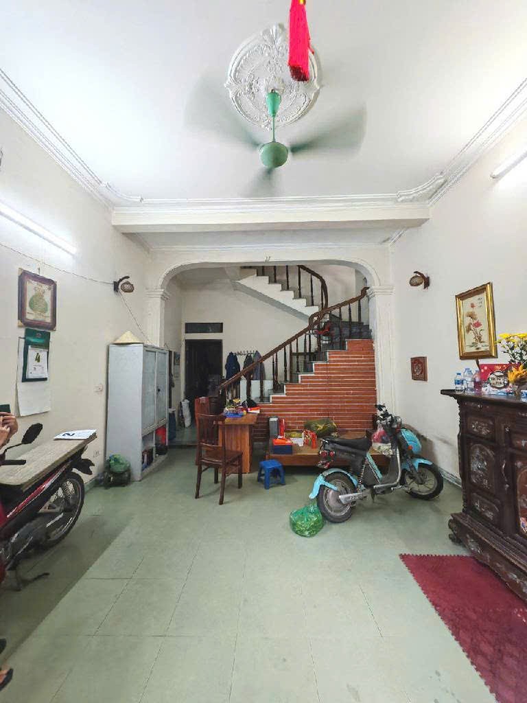 Bán Nhà 3 Tầng 61M2 Liên Mạc Từ Liêm Mặt Tiền 5M Giá Nhỉnh 6 Tỷ, Gần Ô Tô, Sổ Đẹp, Nở Hậu 2