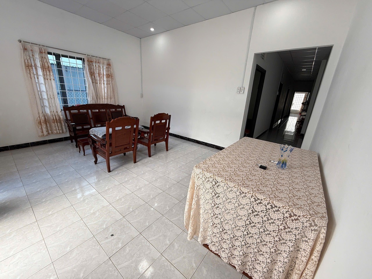 CHO THUÊ NHÀ 1 TRỆT NGAY CHƠ MÊ LINH. P 9. ĐÀ LAT 2