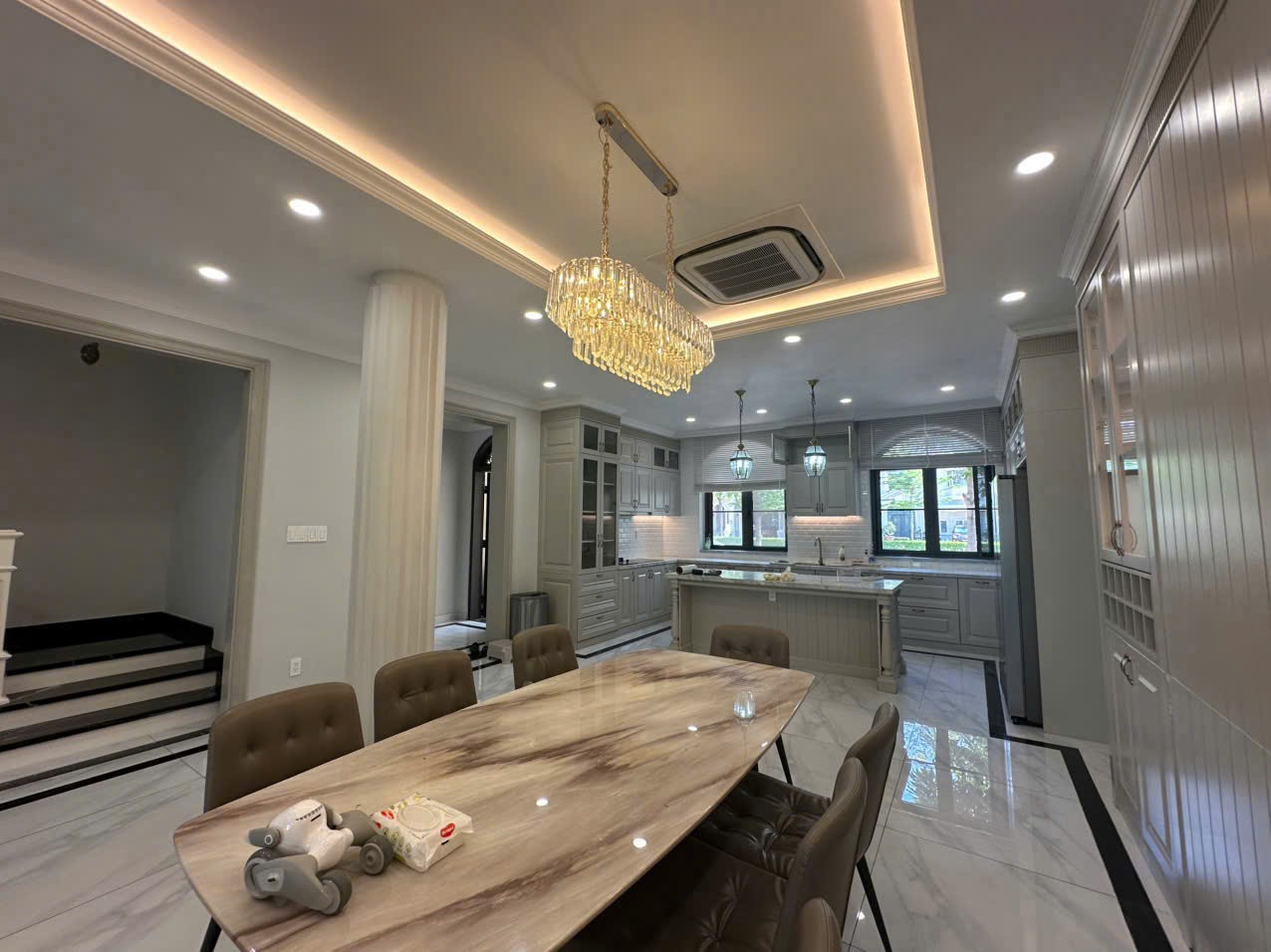 Cho thuê Nhà mặt tiền Quận 7, Hồ Chí Minh, Diện tích 195m², Giá Thương lượng 7