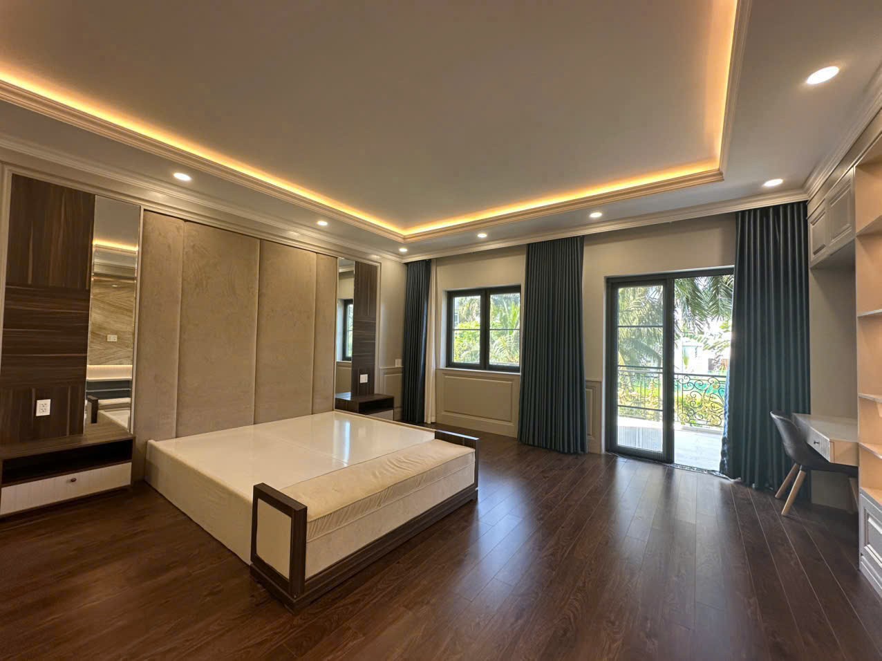 Cho thuê Nhà mặt tiền Quận 7, Hồ Chí Minh, Diện tích 195m², Giá Thương lượng 16