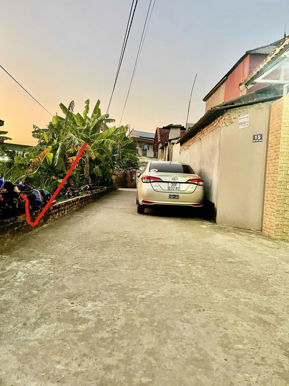 Bán gấp mảnh đất thôn Thanh Trí, Minh Phú, Sóc Sơn. Gần chợ, đường rộng oto đỗ 3