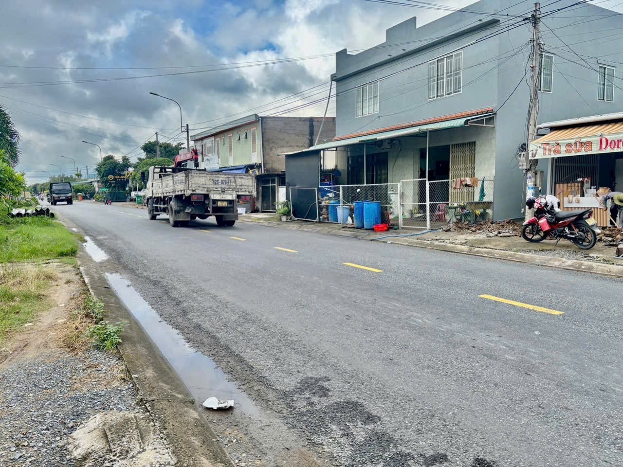 Bán đất thổ cư mt đường 833B, xã Long Định dt 244,75m2 giá giảm còn 3,45 tỷ 2