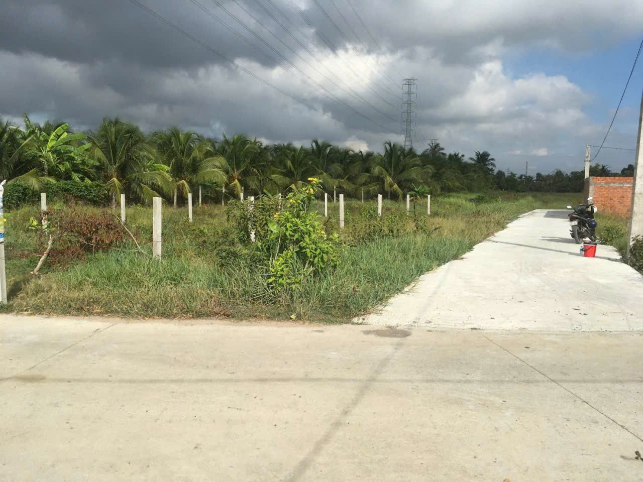 Bán đất thổ cư xã Nhựt Chánh , Bến Lức dt 224m2 , đường beton 3,5m oto giá 1,55 tỷ 2