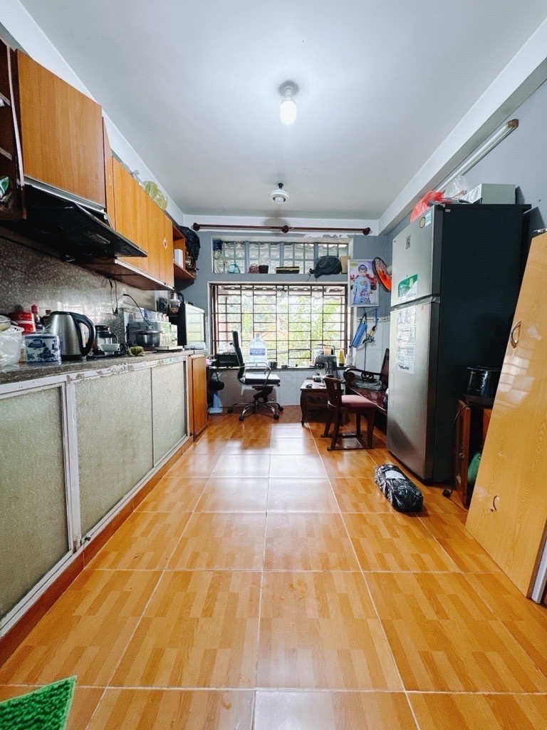 BÁN NHÀ Đ.SỐ- 6 TẦNG- NGANG LỚN 6.6- CÁCH 5M RA MT XE HƠI- LƯU THÔNG VĨNH HỘI- KHÁNH HỘI- BẾN VÂN 4