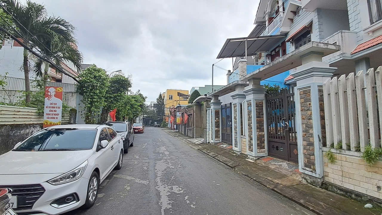 KHUÊ TRUNG- CẨM LỆ- 247M ĐẤT- NGANG 11M- 2 MẶT TIỀN  TRƯỚC SAU- GẦN  NGUYỄN HỮU THỌ - XÔ VIẾT 2