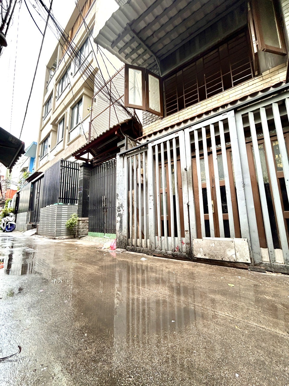 BÁN NHÀ Đ.SỐ- 6 TẦNG- NGANG LỚN 6.6- CÁCH 5M RA MT XE HƠI- LƯU THÔNG VĨNH HỘI- KHÁNH HỘI- BẾN VÂN 2