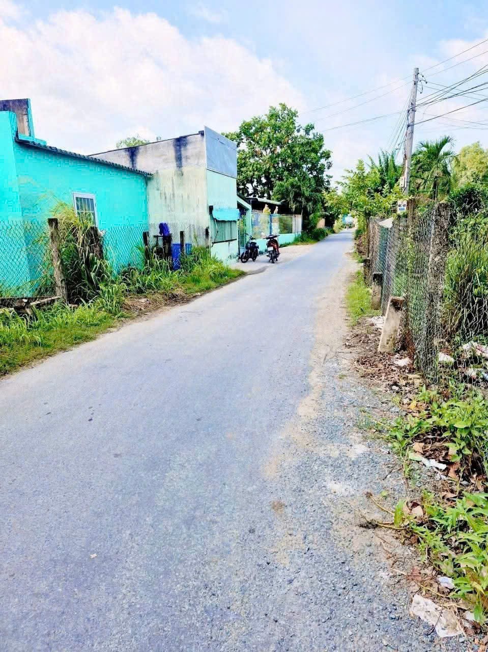 Bán 2 lô đất thổ cư ấp 8, xã Nhựt Chánh, Bến Lức dt 125,8m2 ( 500 triệu ) + 134,2m2 ( 550 triệu) 6