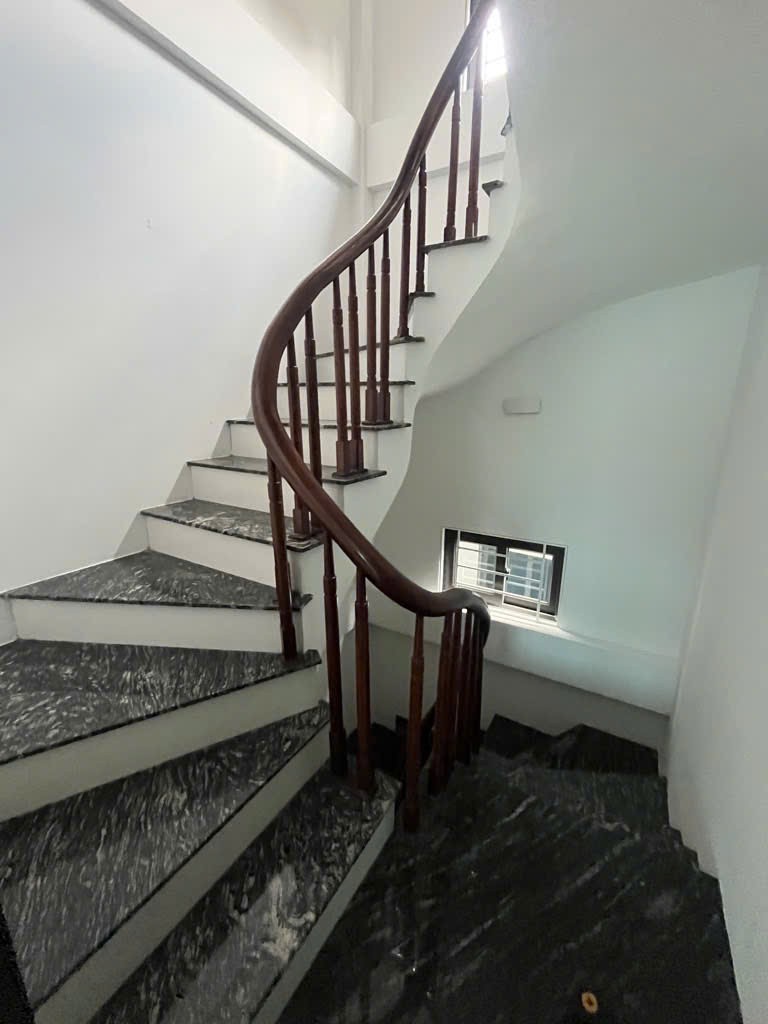 NHÀ ĐẸP THƯỢNG CÁT, Ô TÔ ĐỖ CỬA, CẠNH CHỢ, PHÒNG KHÁM 30 M2 GIÁ 6,2 TỶ. 2