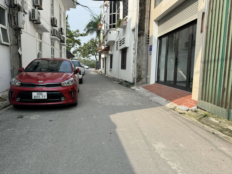 Cần bán 100m2 nhà 2 tầng cách mặt đường Nguyễn Văn Linh 50m. Đường ô tô tránh, phù hợp VP/ kho xưởn 3