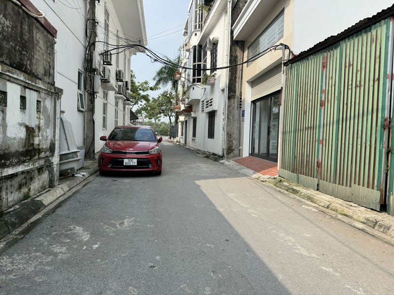 Cần bán 100m2 nhà 2 tầng cách mặt đường Nguyễn Văn Linh 50m. Đường ô tô tránh, phù hợp VP/ kho xưởn 4