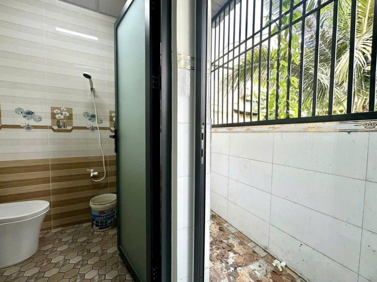 Bán nhà mt đường Nguyễn Văn Tuôi , thị trấn Bến Lức dt 116,5m2 , 2pn , 1wc giá giảm còn 4 tỷ 7