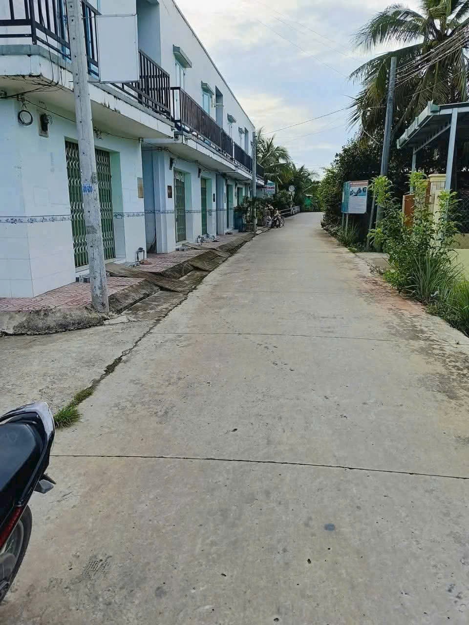 Bán 2 lô thổ cư xã Long Khê , Cần Đước dt 101,5m2 đường beton 5m giá giảm còn 1,15 tỷ / lô 2