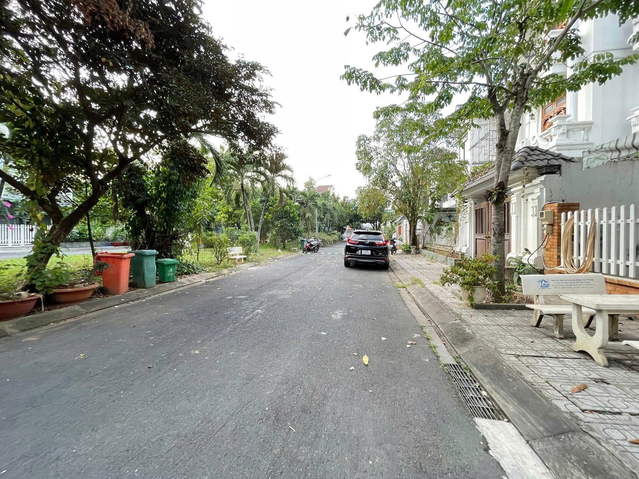 Cho thuê Biệt thự Phường Phước Long B, Quận 9, Diện tích 200m², Giá 85 Triệu/tháng