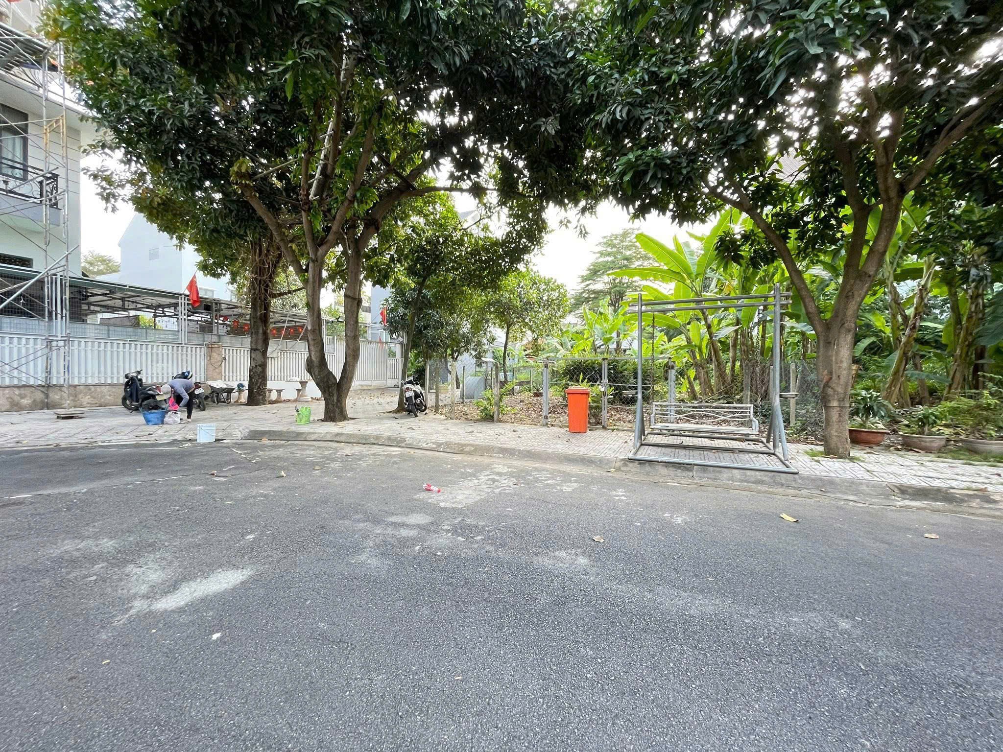 Cho thuê Biệt thự Phường Phước Long B, Quận 9, Diện tích 200m², Giá 85 Triệu/tháng 2