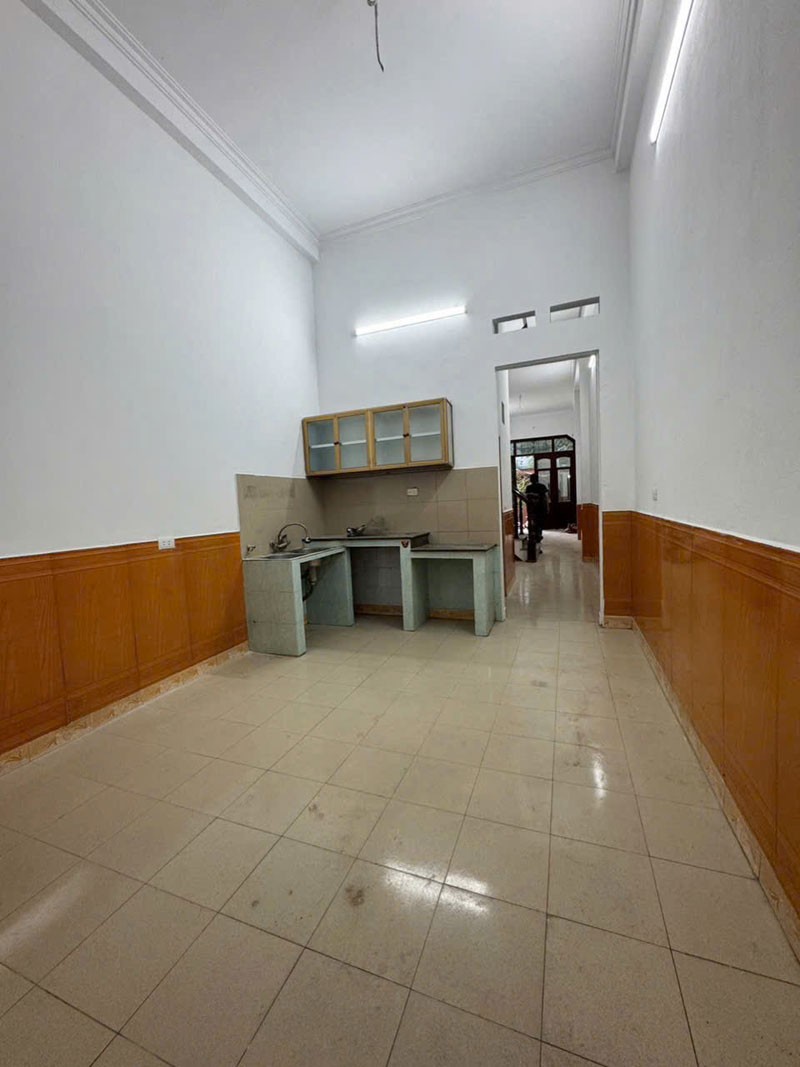 Bán 61,8m2 nhà 3 tầng hai mặt thoáng trước sau 87 Đức Giang. Sử dụng tạm hoặc cho thuê dòng tiền 2